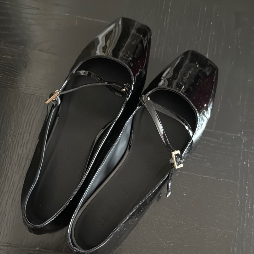 M. Gemi Black Leather Flats Timeless Elegance - The Zoe, size 39